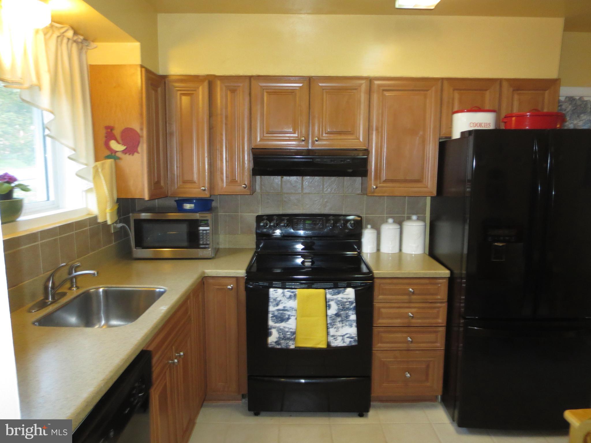 3902 Jeffry Street Silver Spring, MD 20906 - Photo 3 of 25 Kitchen