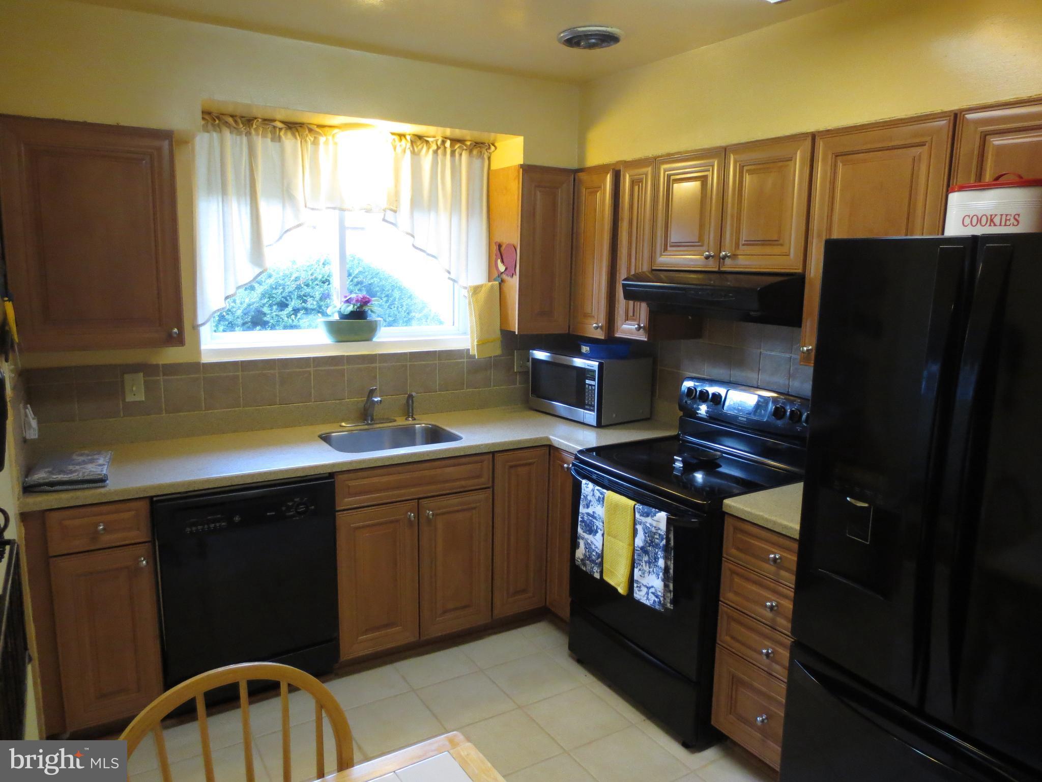 3902 Jeffry Street Silver Spring, MD 20906 - Photo 4 of 25 Kitchen