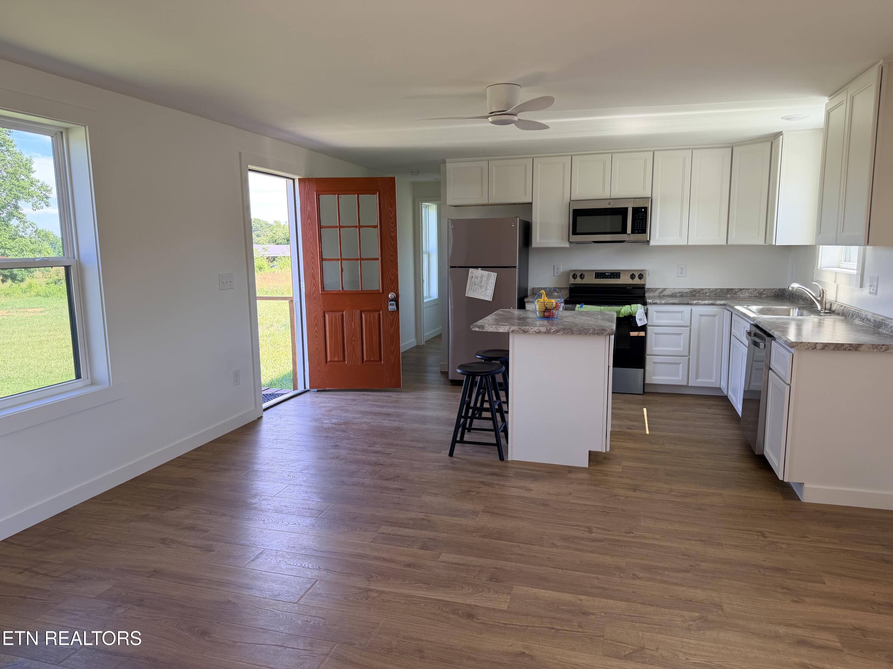 367 Christenson Road Deer Lodge, TN 37726 - Photo 6 of 21 image0 (3)