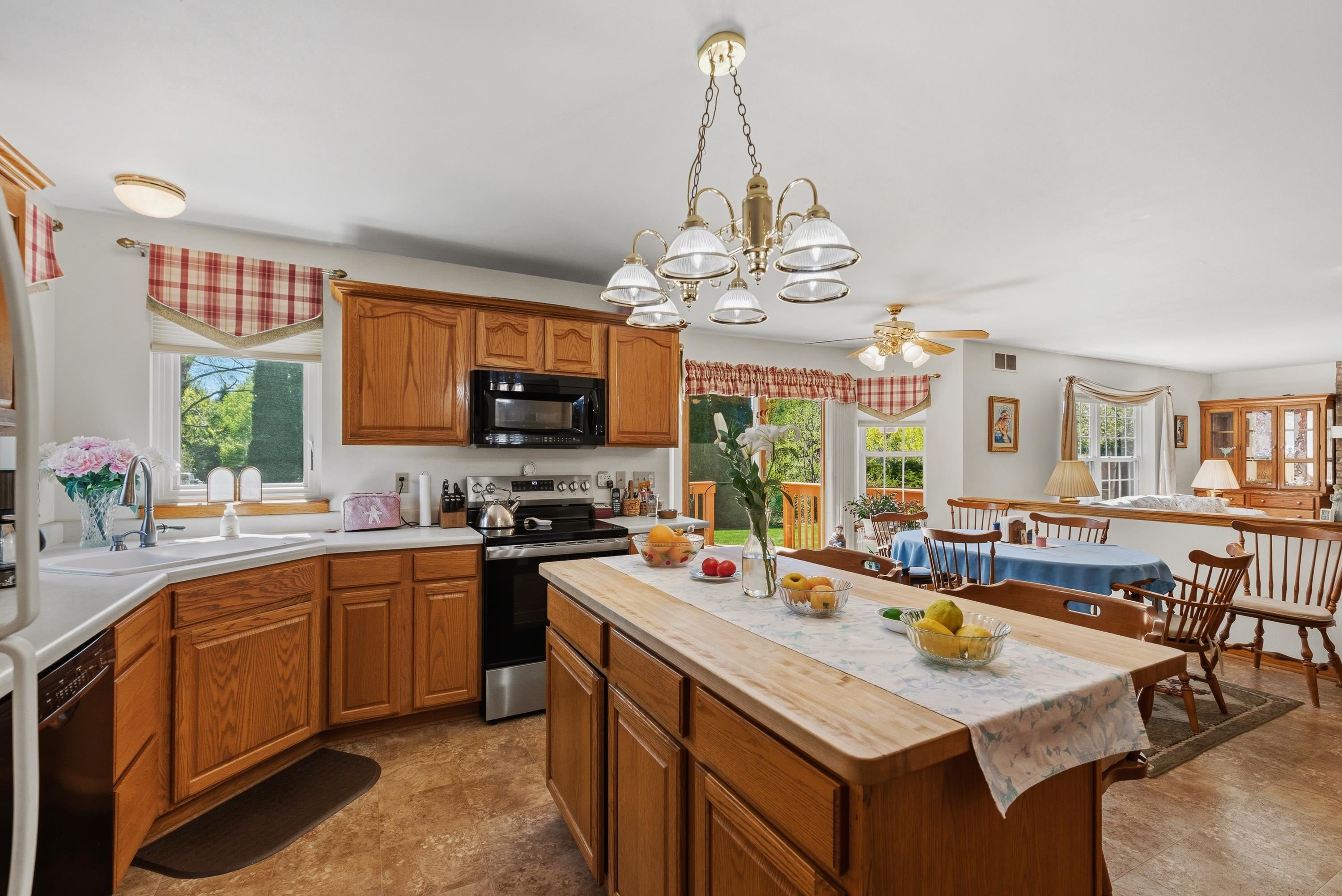 6457 Norfolk Lane Racine, WI 53406 - Photo 13 of 42