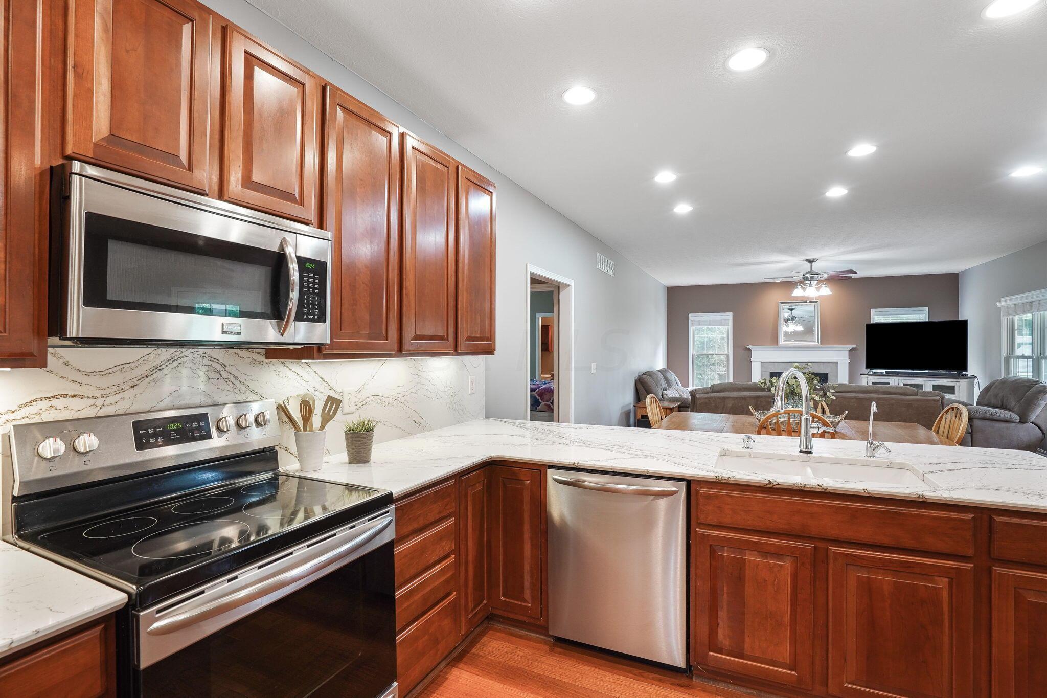 3255 Liberty Road Delaware, OH 43015 - Photo 5 of 69 Kitchen