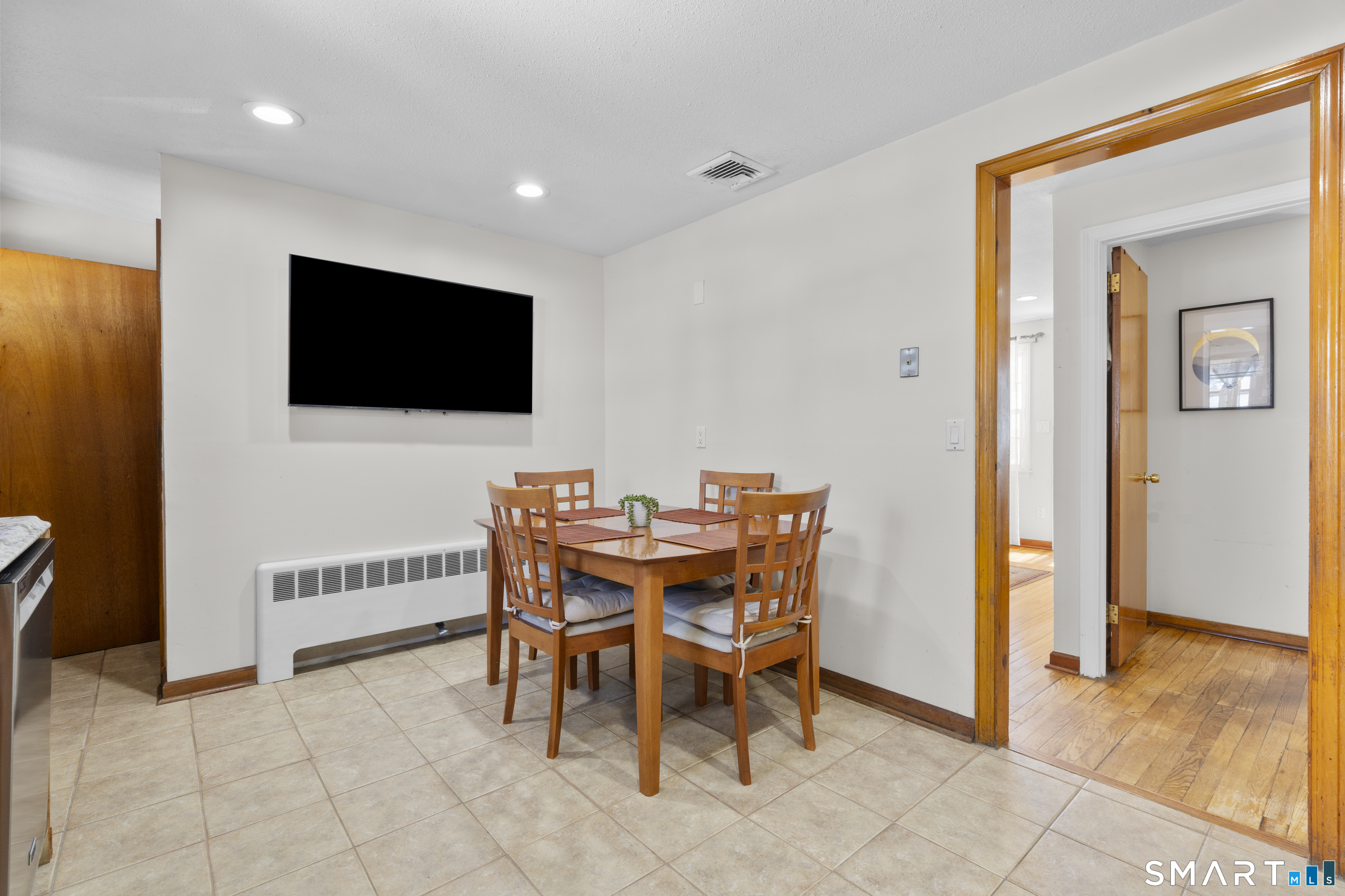 95 Harvard Street Hartford, CT 06106 - Photo 3 of 16