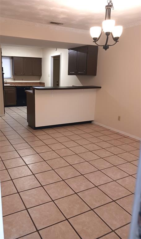 634 North Bowen Road Arlington, TX 76012 - Photo 2 of 8 Family Room-Kitchen