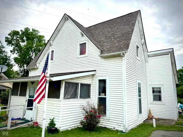 $180,000 | 7 North Main Street, Whitestown, IN 46075