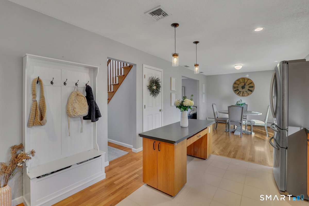345 Hebron Road Andover, CT 06232 - Photo 5 of 31