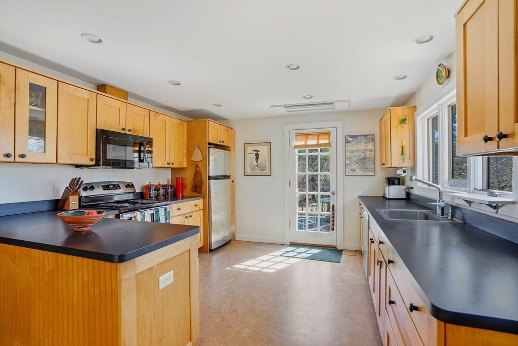 188 Vineyard Meadow Farms Road West Tisbury, MA 02568 - Photo 8 of 42