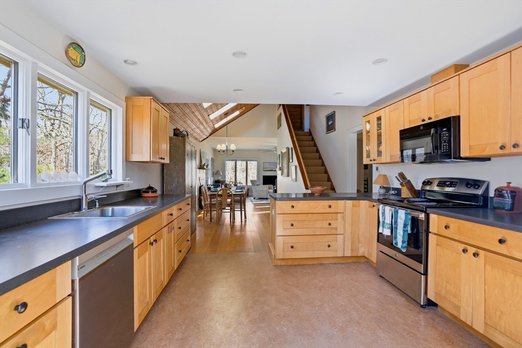 188 Vineyard Meadow Farms Road West Tisbury, MA 02568 - Photo 10 of 42