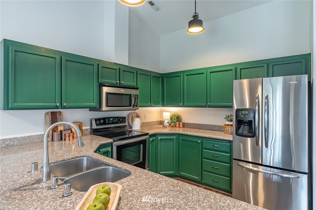 2302 210th Street Southeast Bothell, WA 98021 - Photo 7 of 22