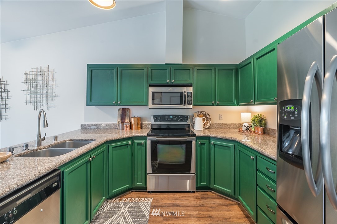 2302 210th Street Southeast Bothell, WA 98021 - Photo 9 of 22