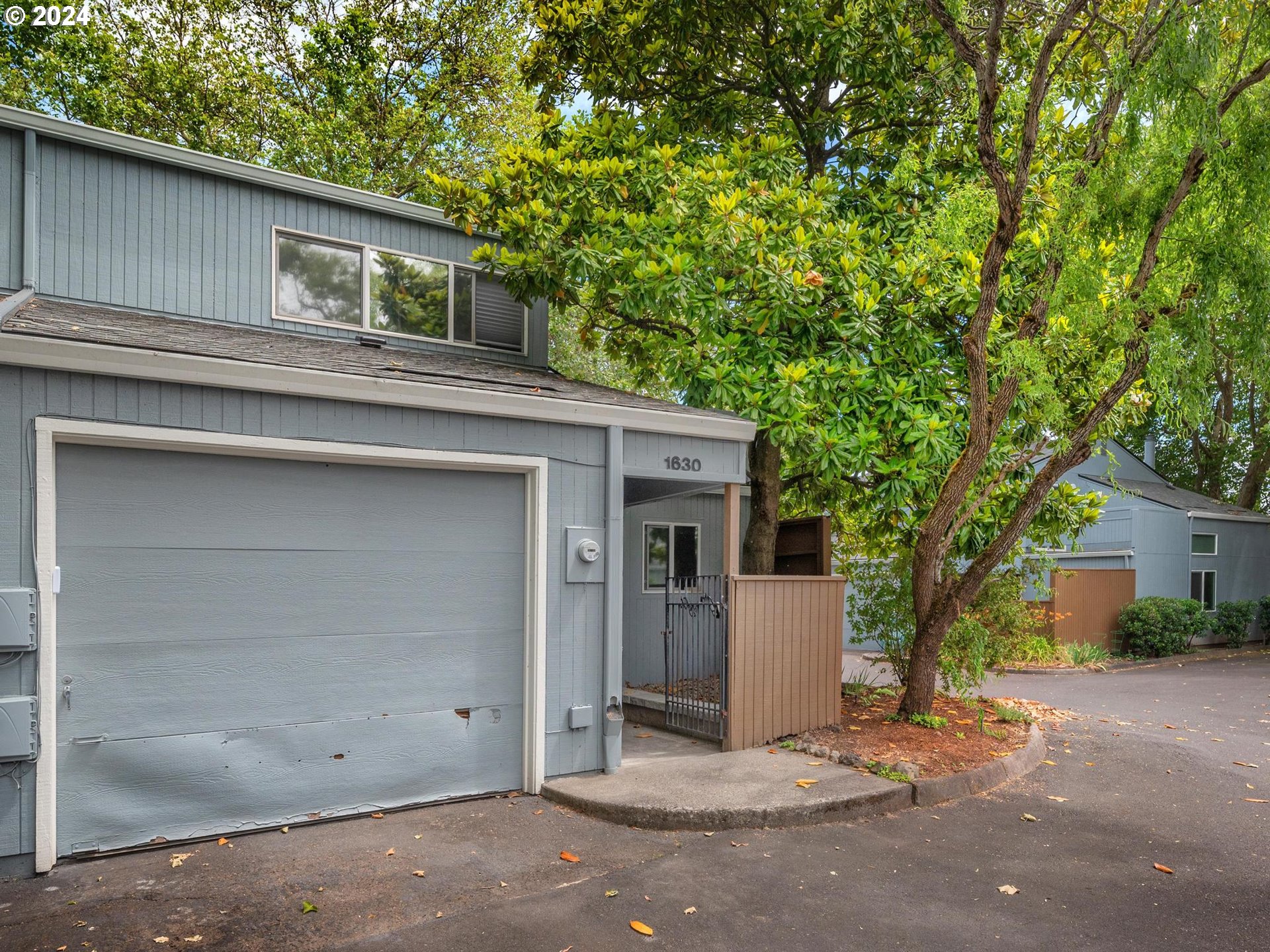 1630 Northwest Eastbrook Ct  