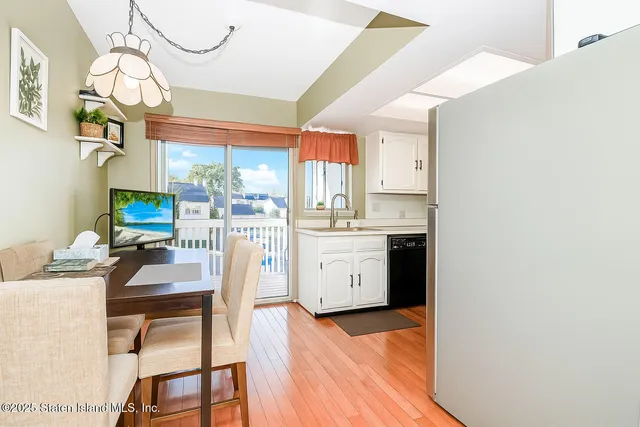 $629,900 | 38 Beekman Circle | Arden Heights