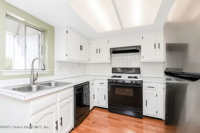 $629,900 | 38 Beekman Circle | Arden Heights