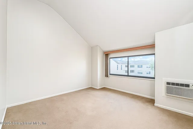 $629,900 | 38 Beekman Circle | Arden Heights