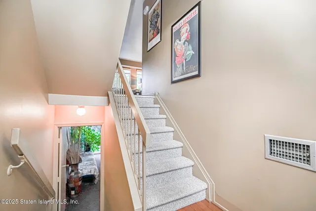 $629,900 | 38 Beekman Circle | Arden Heights