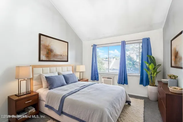 $629,900 | 38 Beekman Circle | Arden Heights