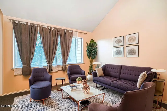 $629,900 | 38 Beekman Circle | Arden Heights