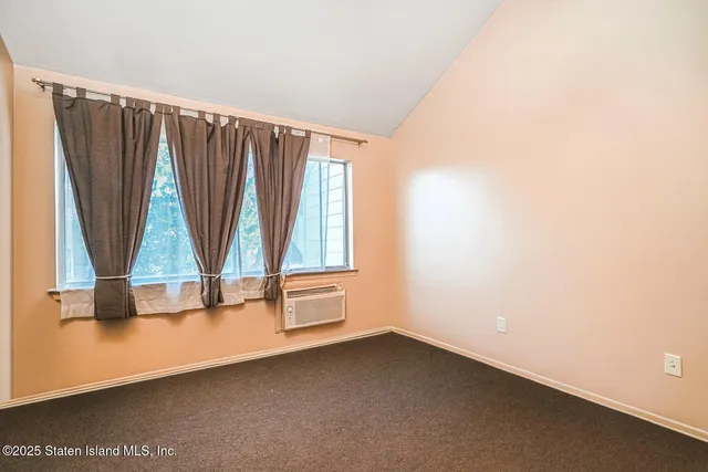 $629,900 | 38 Beekman Circle | Arden Heights