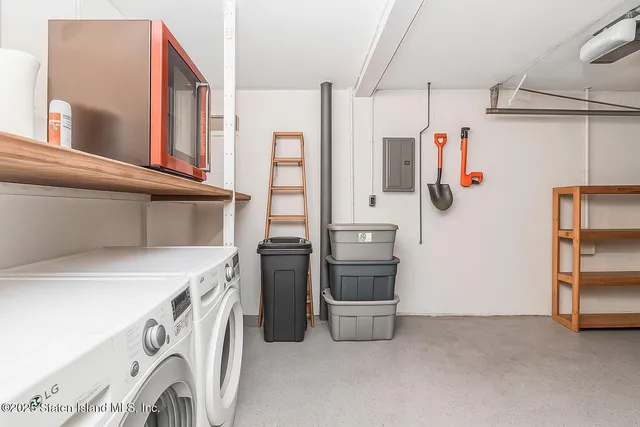 $629,900 | 38 Beekman Circle | Arden Heights