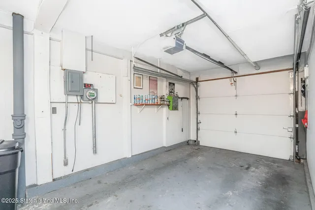 $629,900 | 38 Beekman Circle | Arden Heights