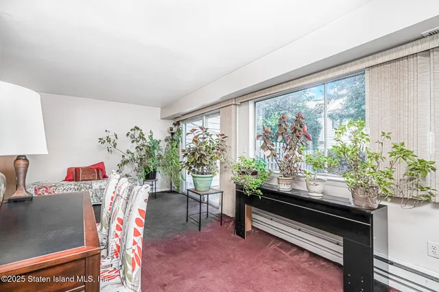 $629,900 | 38 Beekman Circle | Arden Heights