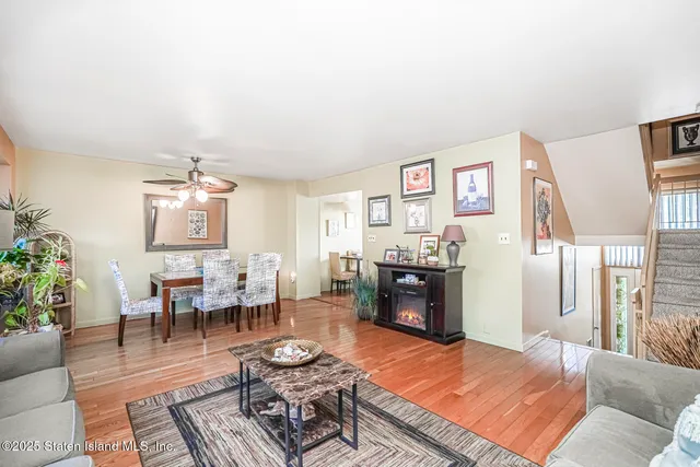 $629,900 | 38 Beekman Circle | Arden Heights