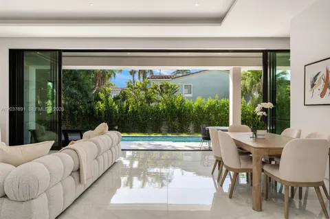 $7,295,000 | 4430 Nautilus Drive, Miami Beach, FL 33140