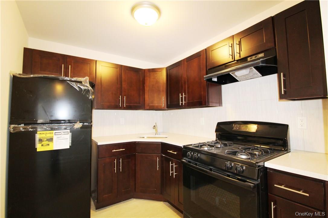 1355 Plimpton Avenue, Unit 4 Bronx, NY 10452 - Photo 4 of 19