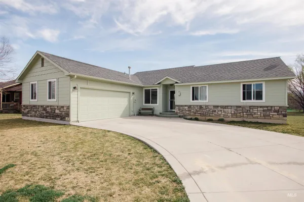 $376,000 | 151 Northeast Malad Court, Mountain Home, ID 83647