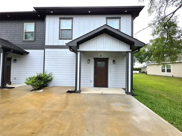 $2,200 | 19539 Dunbar Avenue, Unit B, Houston, TX 77338