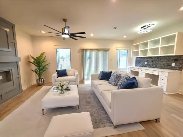 $2,200 | 19539 Dunbar Avenue, Unit B, Houston, TX 77338