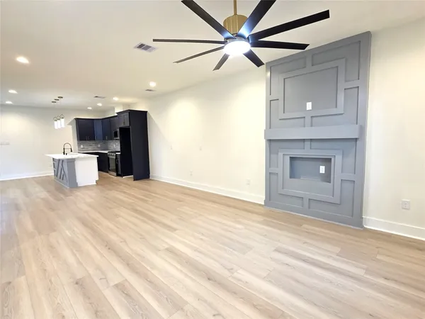$2,200 | 19539 Dunbar Avenue, Unit B, Houston, TX 77338