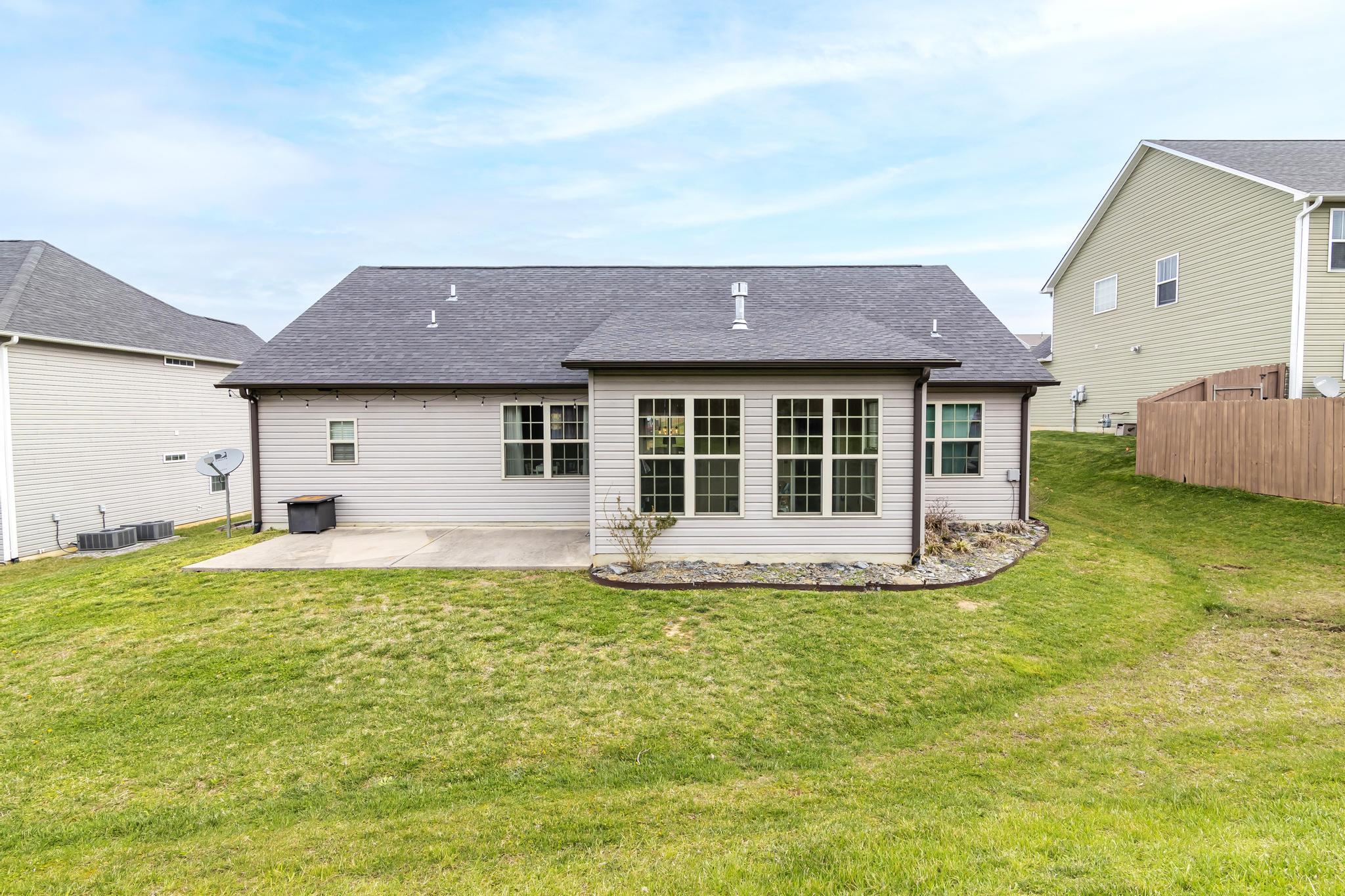 573 Suffolk Road Johnson City, TN 37615 - Photo 22 of 29 Back of home