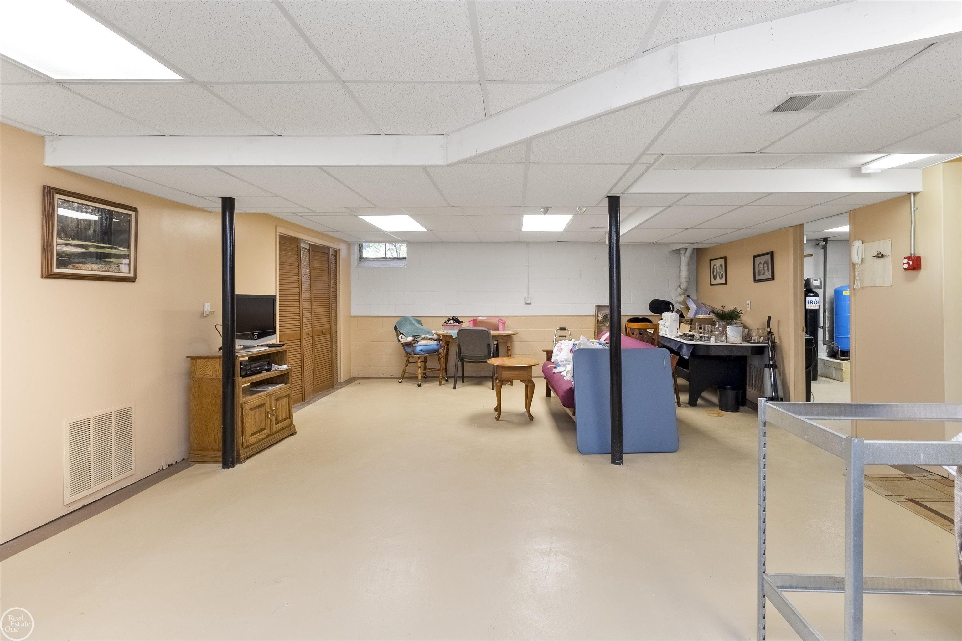 11681 Kaeding Road Romeo, MI 48065 - Photo 35 of 71 50125023-34.JPG