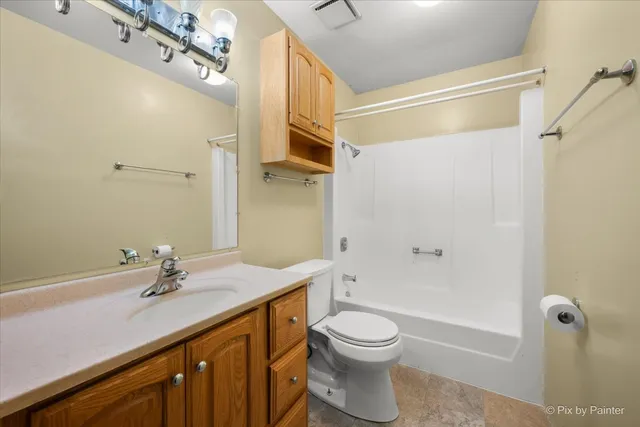 $189,000 | 2315 Buttercup Lane, Crest Hill, IL 60403