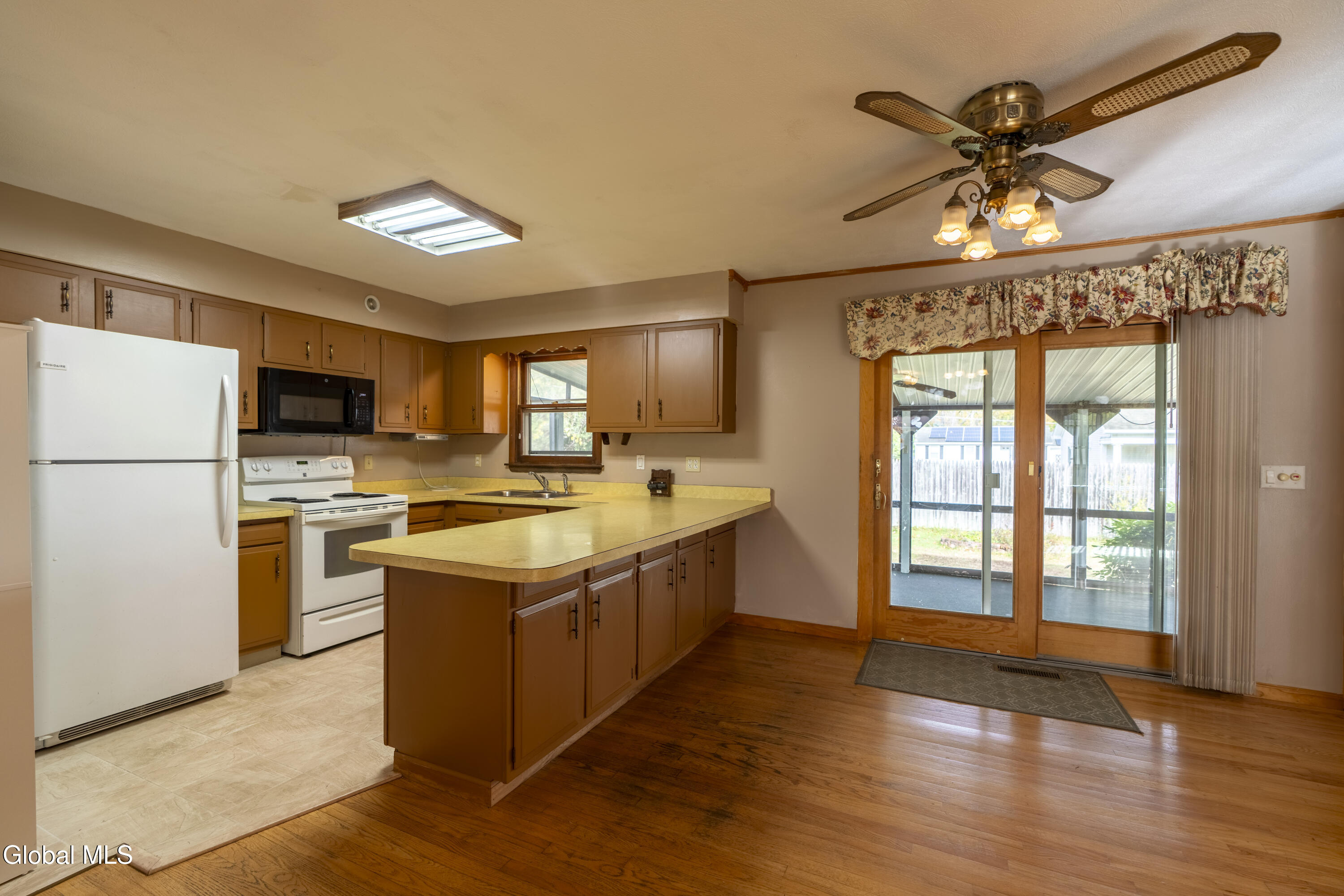 11 Keyes Street Warrensburg, NY 12885 - Photo 4 of 20 11 Keyes-4