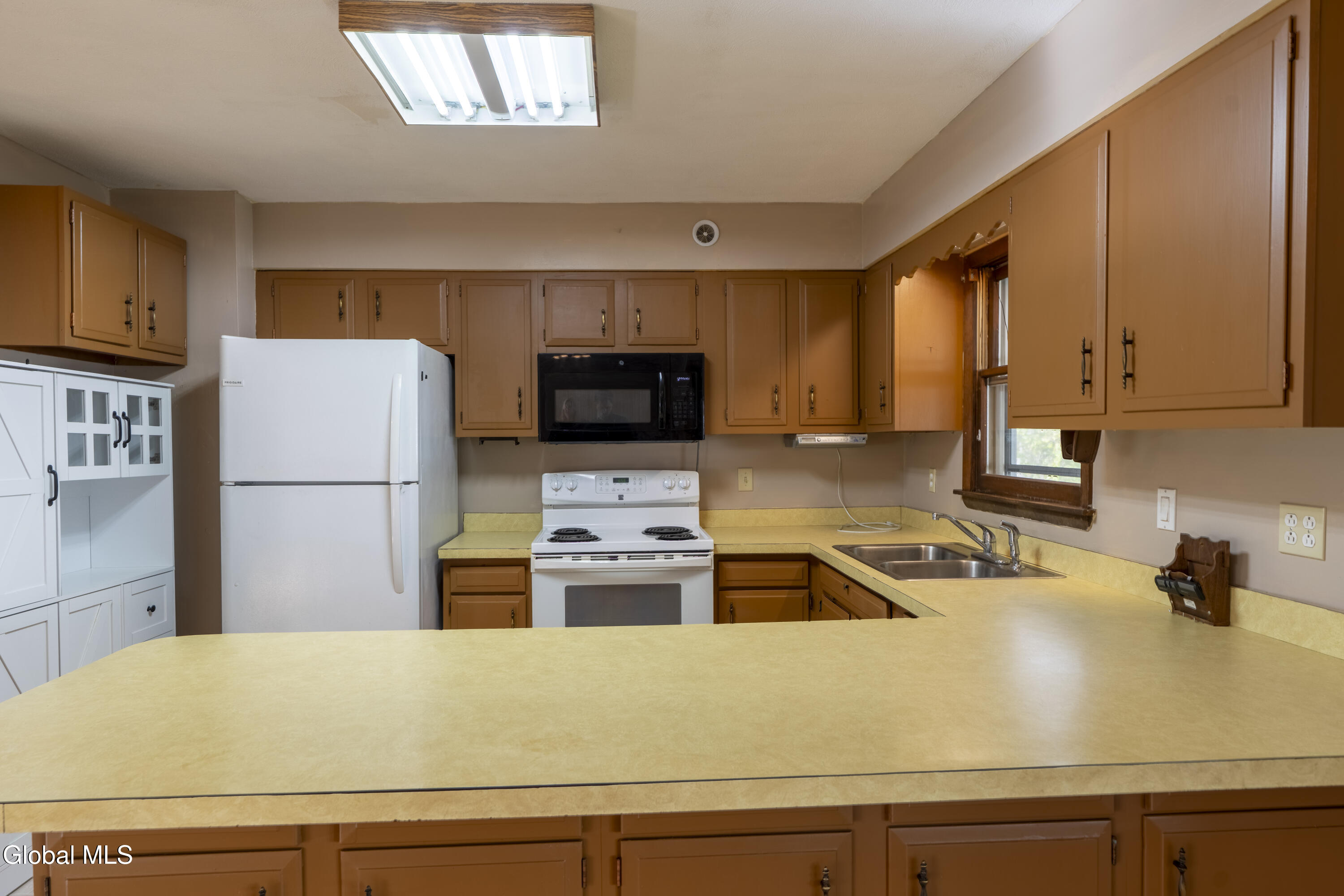 11 Keyes Street Warrensburg, NY 12885 - Photo 6 of 20 11 Keyes-16