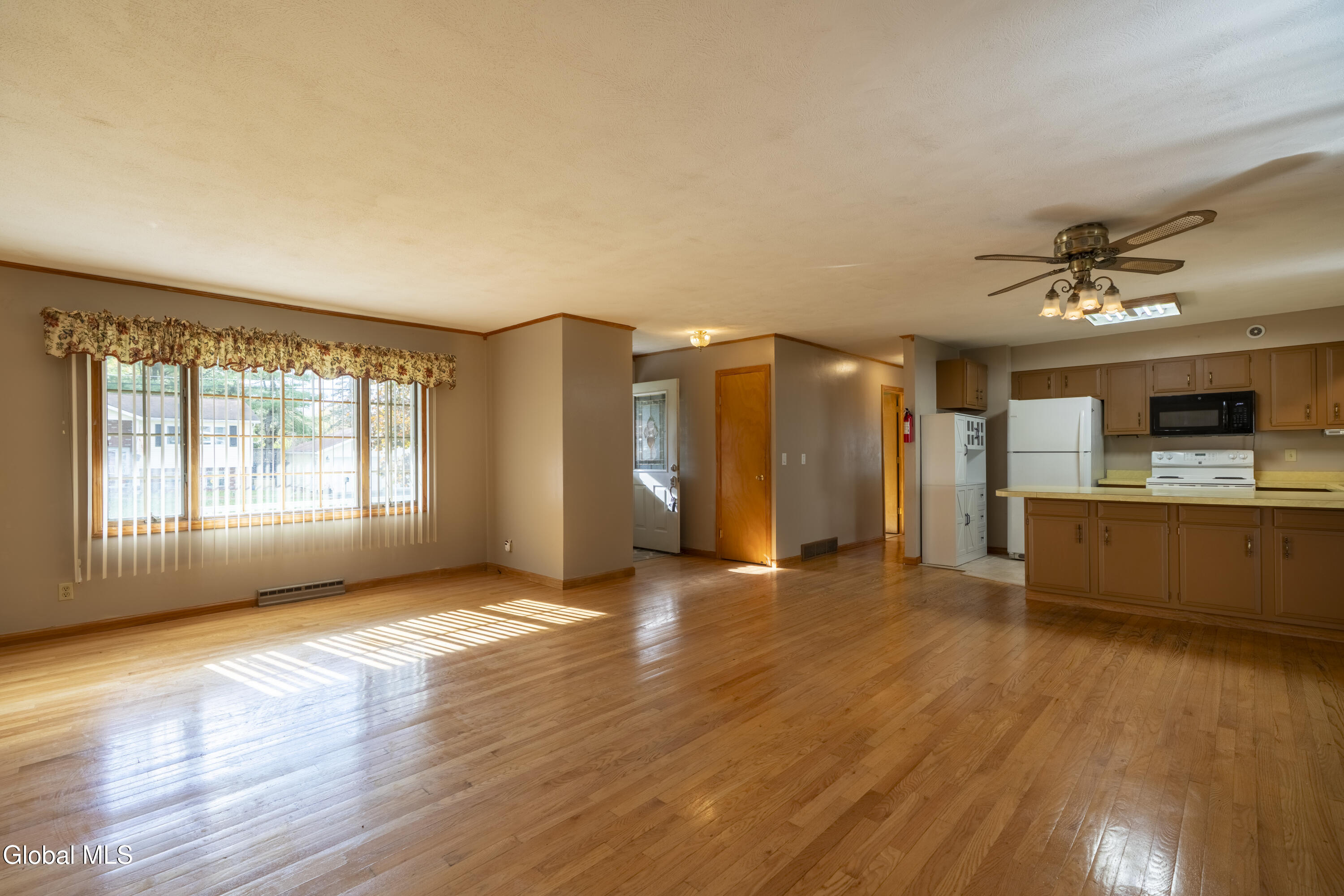 11 Keyes Street Warrensburg, NY 12885 - Photo 7 of 20 11 Keyes-17