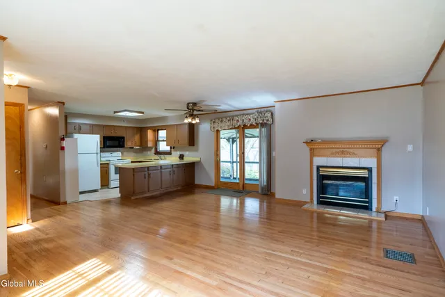 $1,800 | 11 Keyes Street, Warrensburg, NY 12885