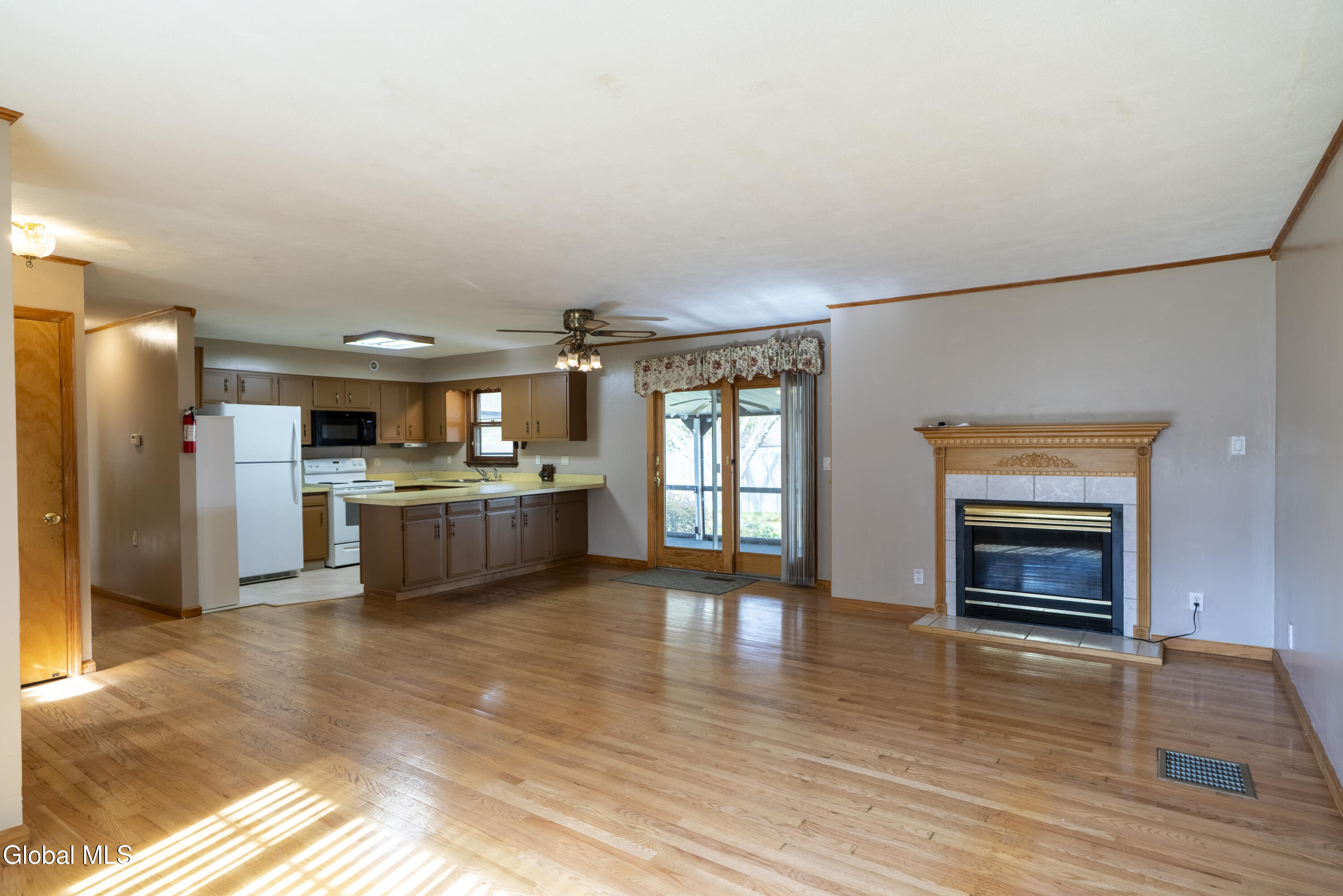 11 Keyes Street Warrensburg, NY 12885 - Photo 8 of 20 11 Keyes-6