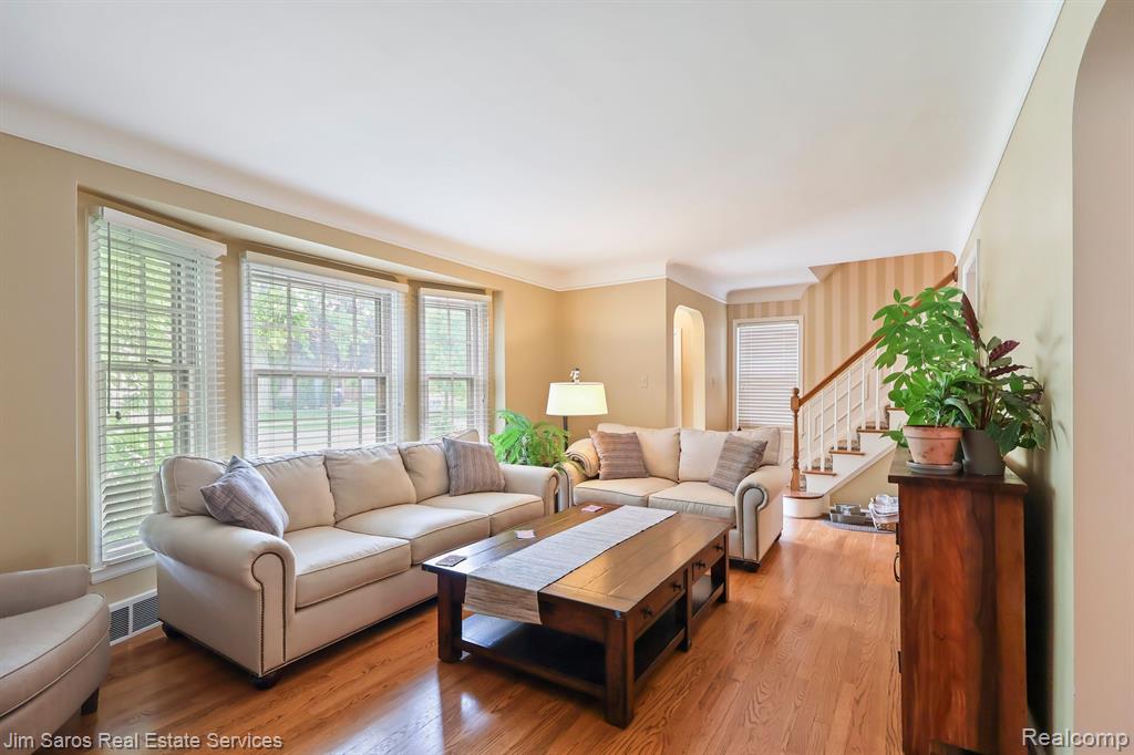 1234 Hampton Road Grosse Pointe Woods, MI 48236 - Photo 5 of 24