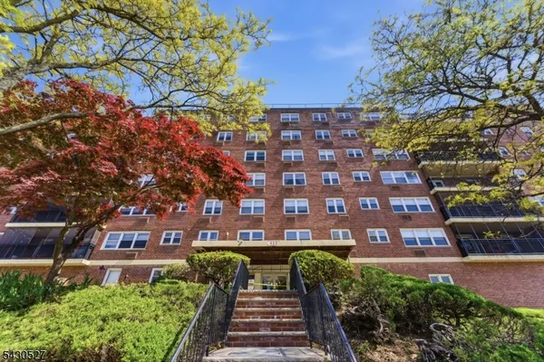 $2,150 | 415 Claremont Avenue, Montclair, NJ 07042