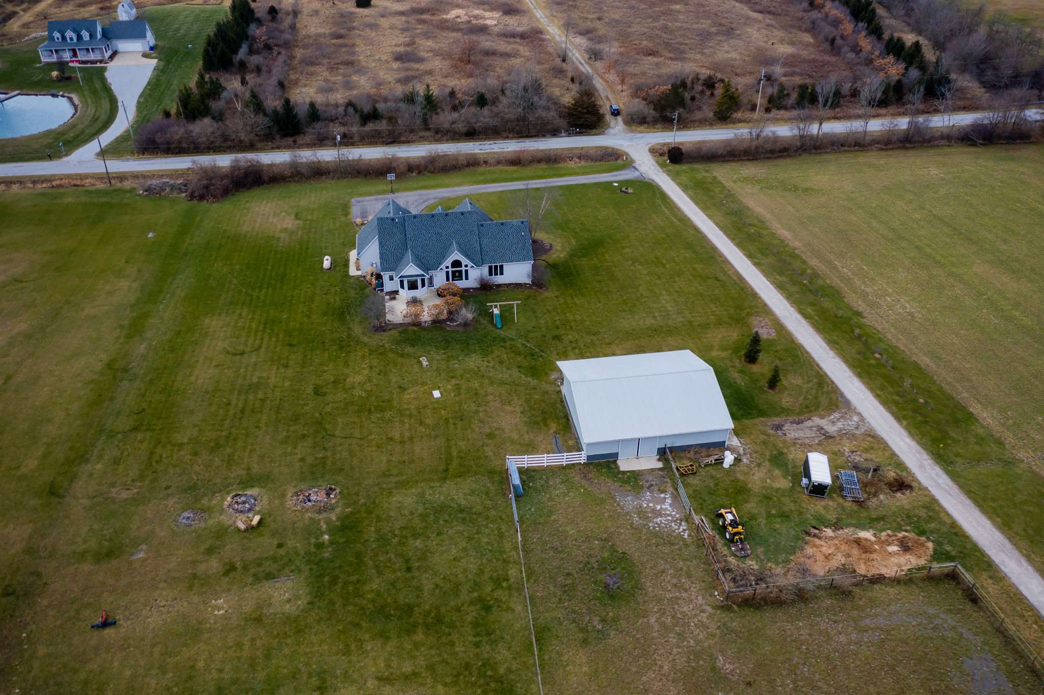 19102 Devall Road Spencerville, IN 46788 - Photo 3 of 35
