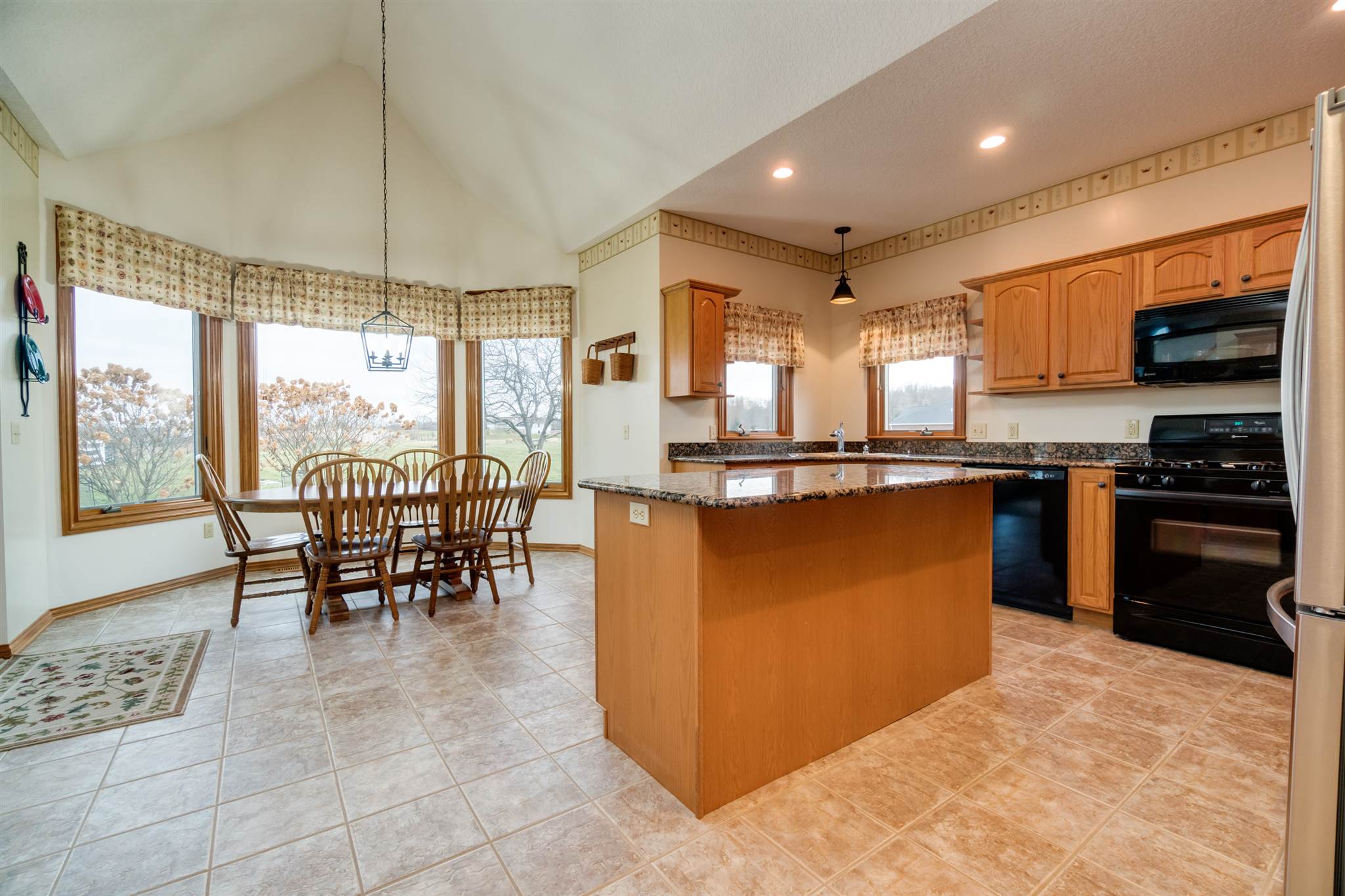 19102 Devall Road Spencerville, IN 46788 - Photo 8 of 35