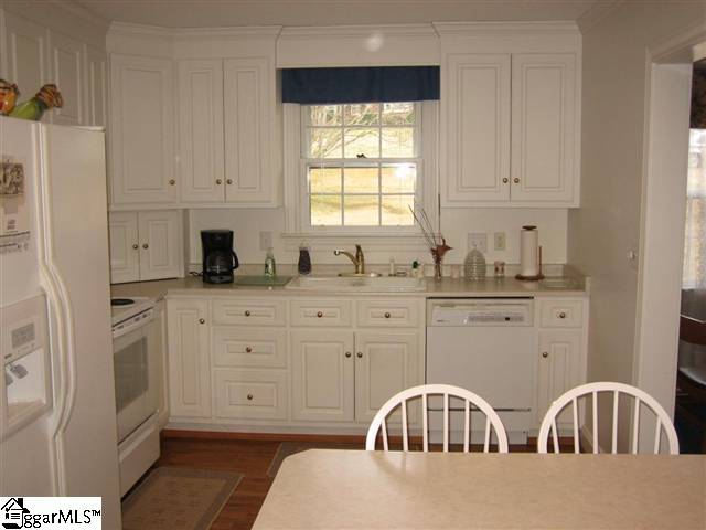 12 Berryhill Road Greenville, SC 29615 - Photo 7 of 24 Gallery Image 7
