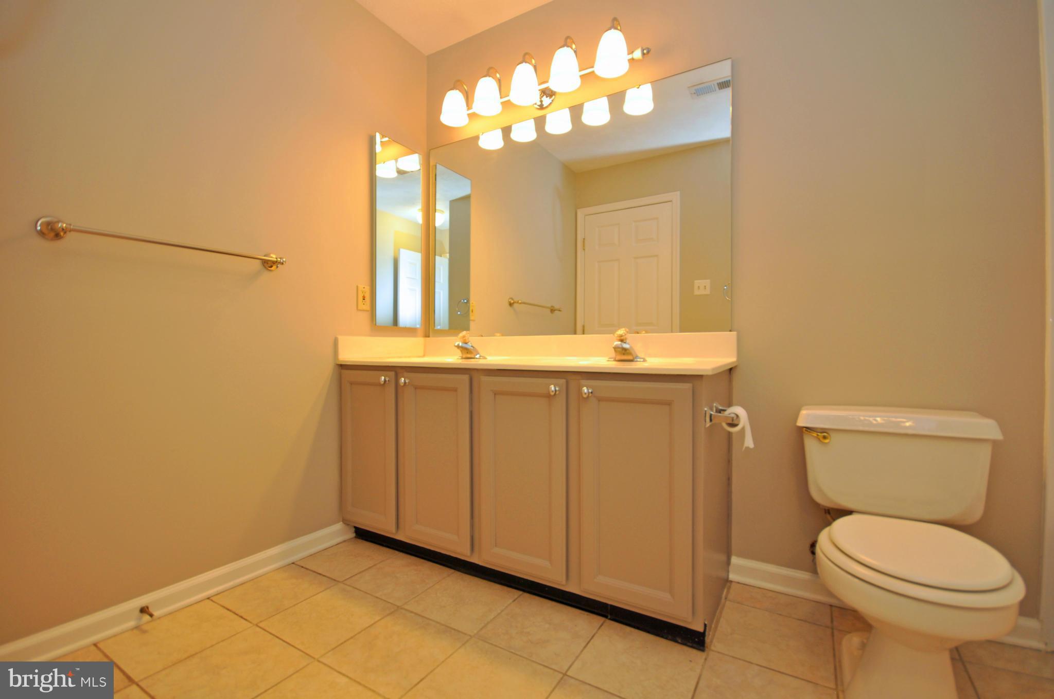 5413 Canonbury Road Baltimore, MD 21237 - Photo 17 of 30 Dual Entry from Master Bedroom and Hall