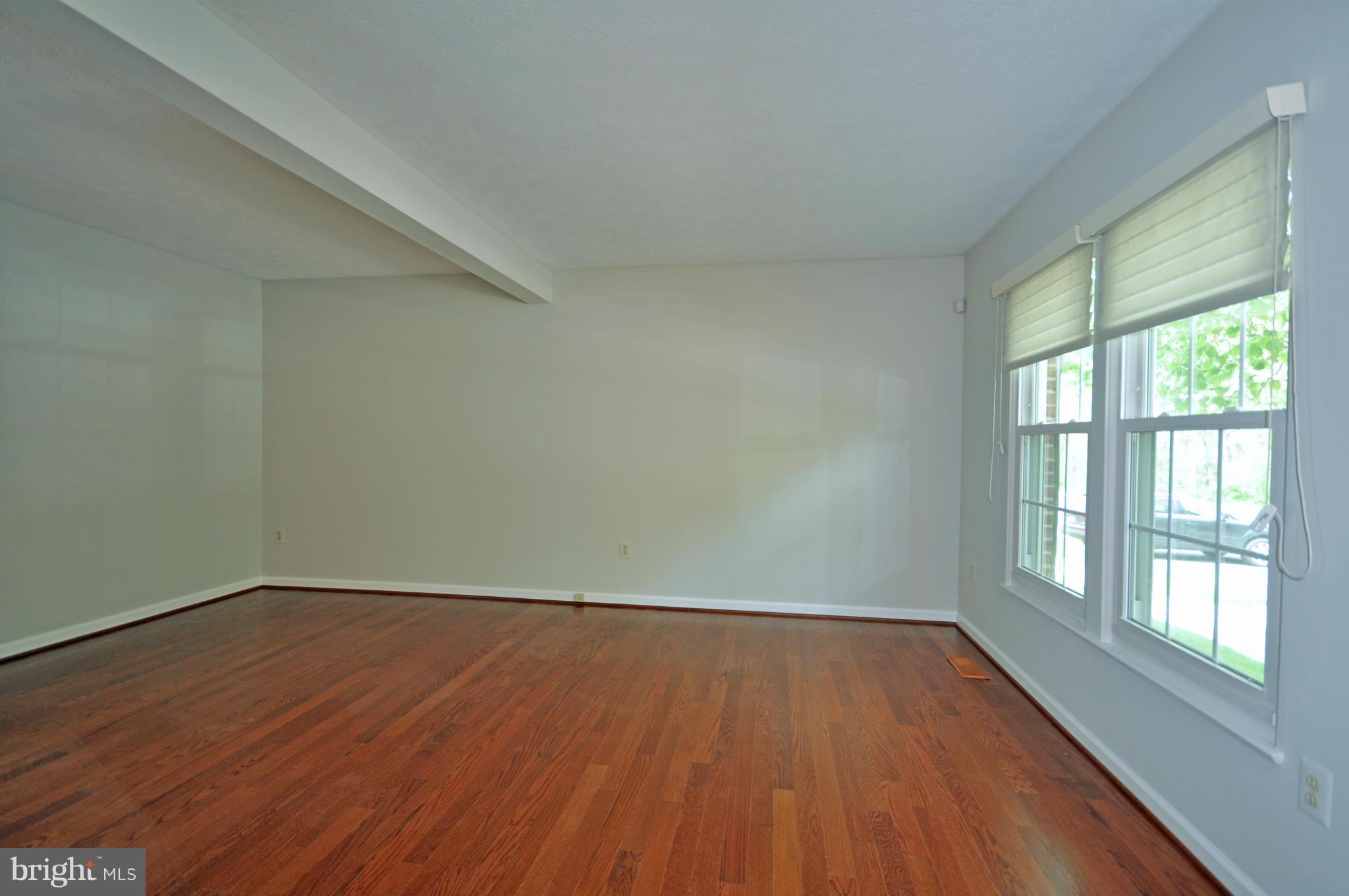 5413 Canonbury Road Baltimore, MD 21237 - Photo 5 of 30 Large Living Room