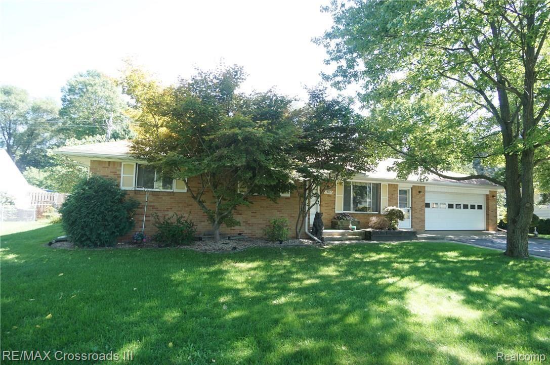 19137 Sumpter Road Belleville, MI 48111 - Photo 23 of 23 DSC07183.JPG