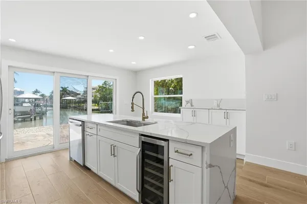 $824,900 | 8336 Lagoon Road, Fort Myers Beach, FL 33931