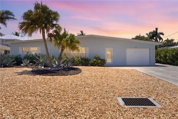 $824,900 | 8336 Lagoon Road, Fort Myers Beach, FL 33931
