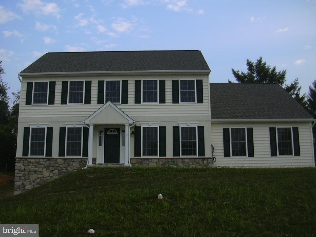 7 Westwind Circle, Unit 2 Lititz, PA 17543 - Photo 1 of 1 Gallery Image 1